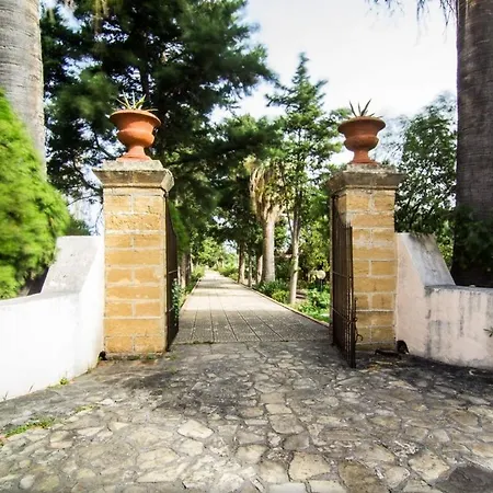 Allegroitalia Torre Artale Palermo Отель Трабия